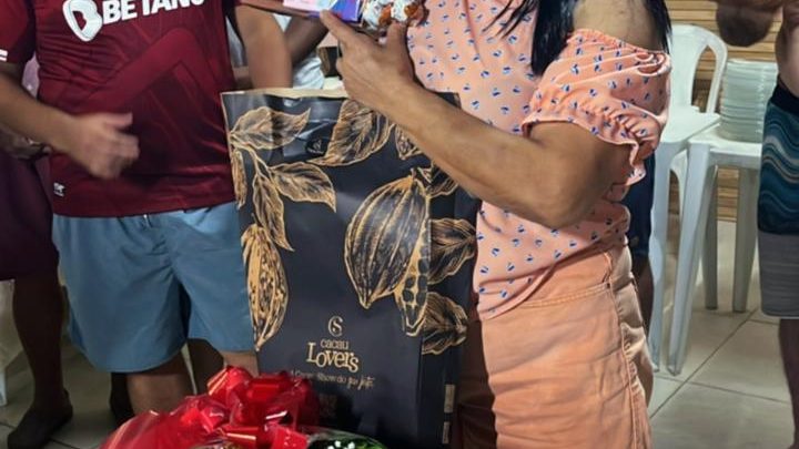 Aniversário de Luzimar Daud: uma voluntária memorável, recebe homenagem dos jogadores da ASSES