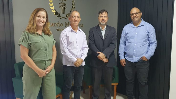 A Diretoria da Participa de Inauguração de Escritório Jurídico na Região Serrana