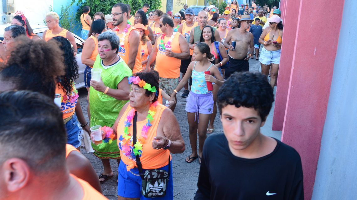 CARNAVAL 2026: Clube em Bicanga terá programação especial para a folia 